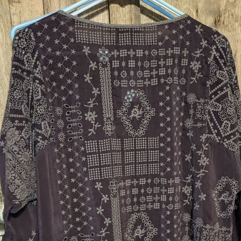 Johnny Was rayon top embroidered look M brown - Picture 4 of 8